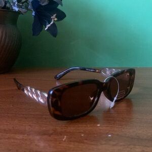 NWOT CoG New York Animal Print Chainlink Sunglasses